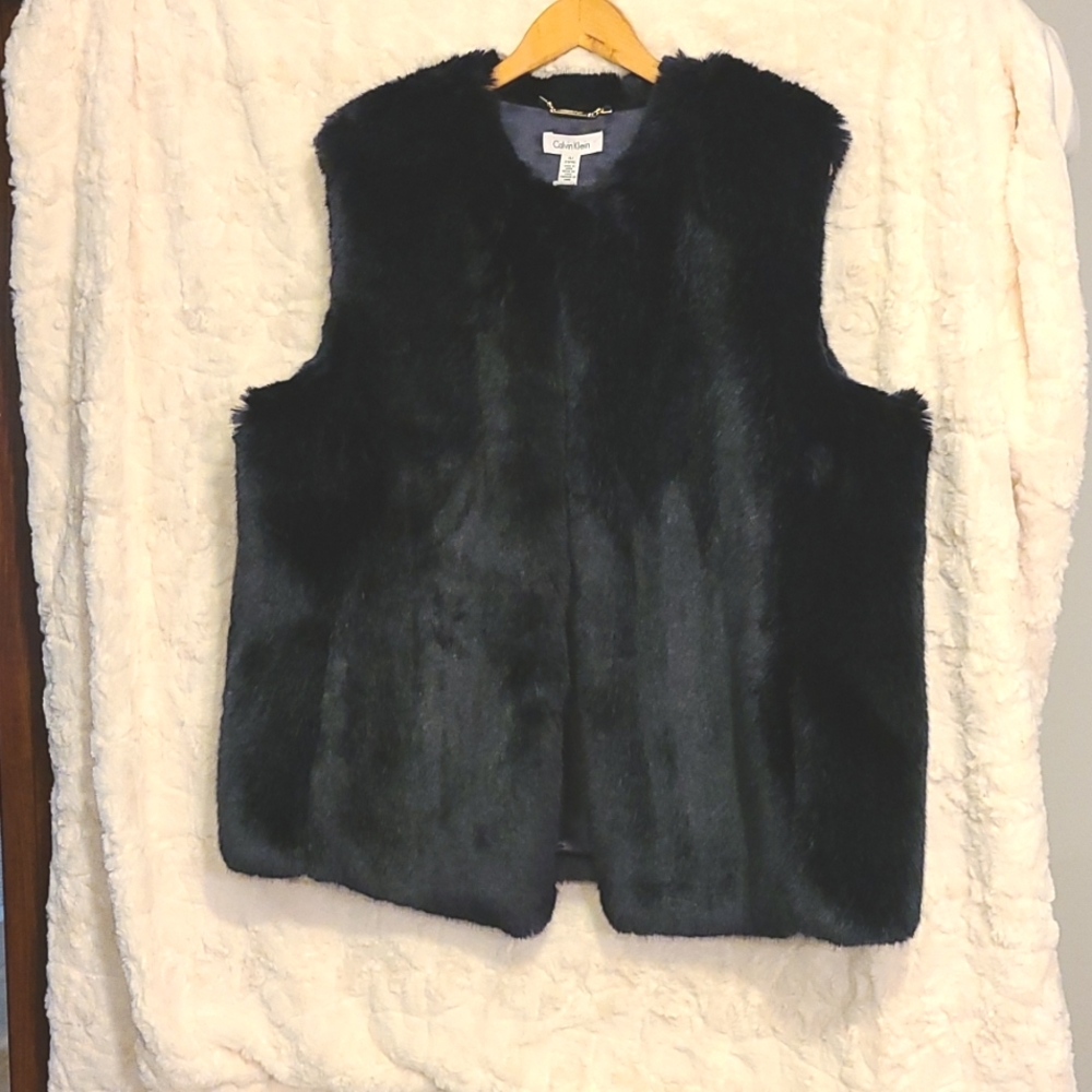 Calvin Klein Navy blue, Faux Fur Vest XL